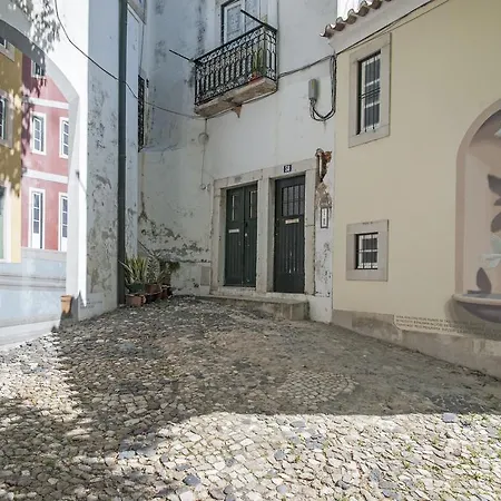 Local In Alfama! Deolinda Home, Amazing View Lisboa